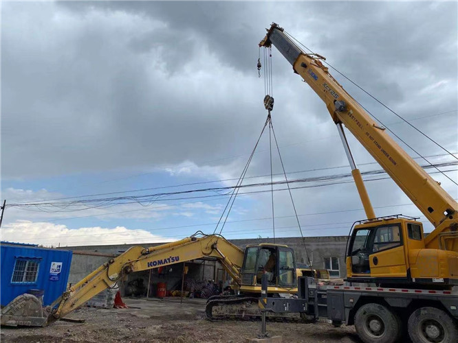 云龙县25吨吊车的工作半径是多少？