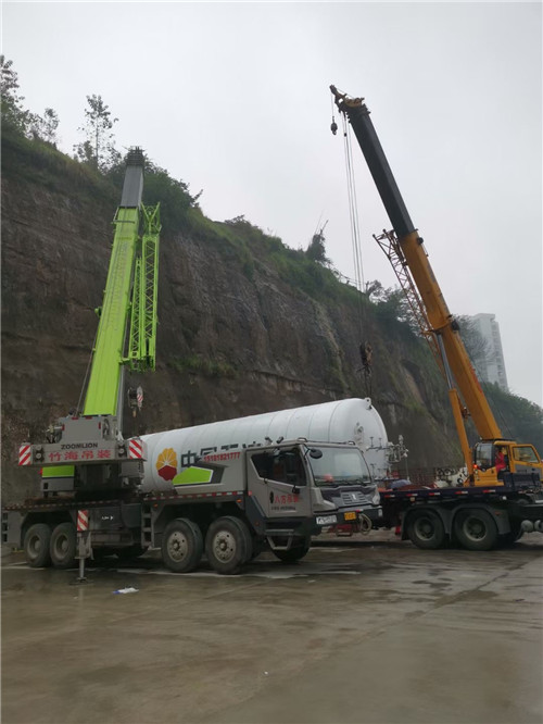 云龙县“不怕风雨冻”—— 吊车的 “恶劣环境适应” 技术